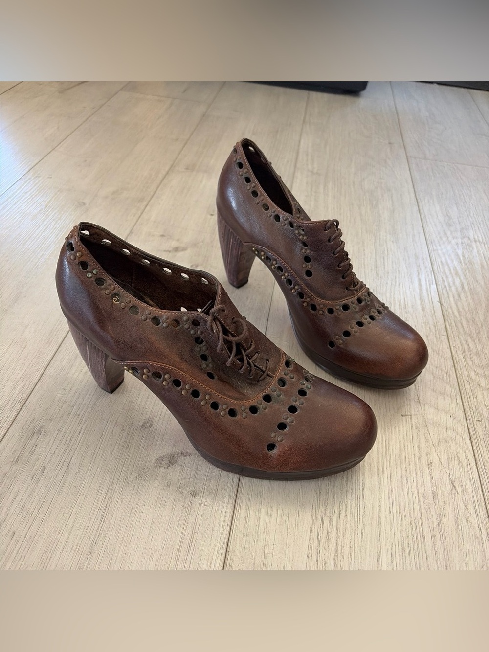 Calleen Cordero Brown Leather Brogue Heels